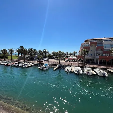 Deux Pieces Avec Vue Canal Et Parking Prive A - Fr-1-338-616 *